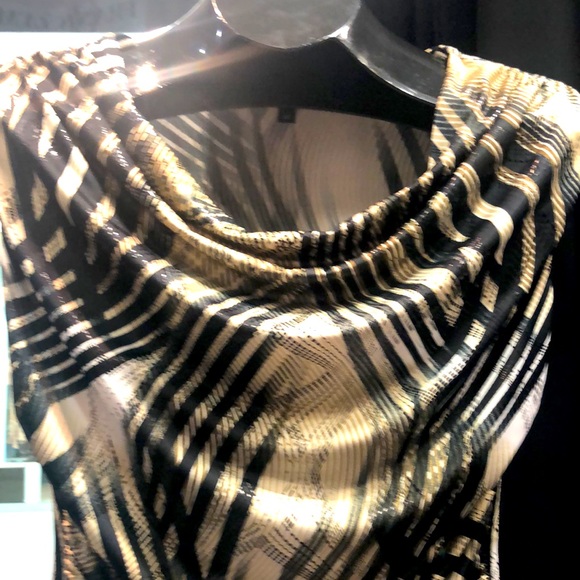 GORGEOUS RUSHED TOP, Made in Canada size M - Picture 3 of 5